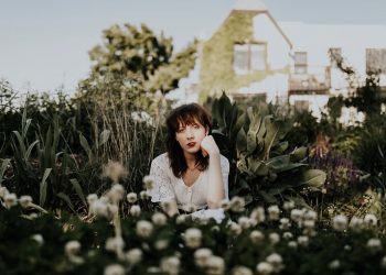 Spinster to release debut album