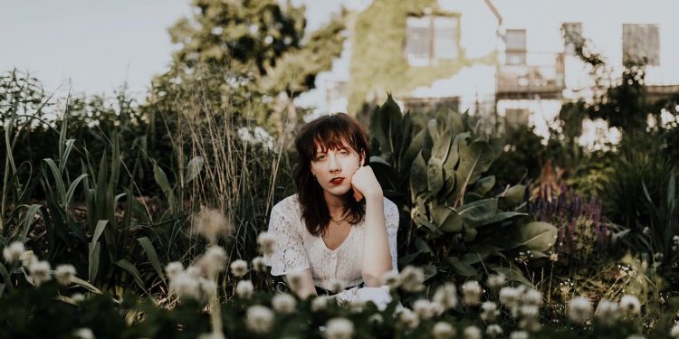 Spinster to release debut album